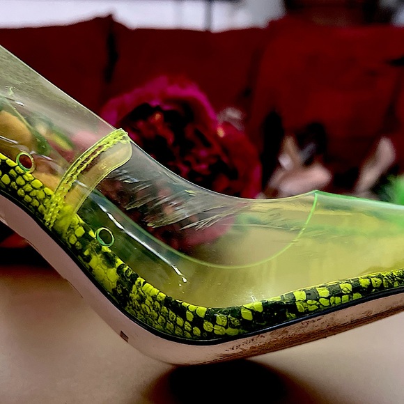 Jessica Simpson Neon Green Python Pixera Pumps - Picture 13 of 16